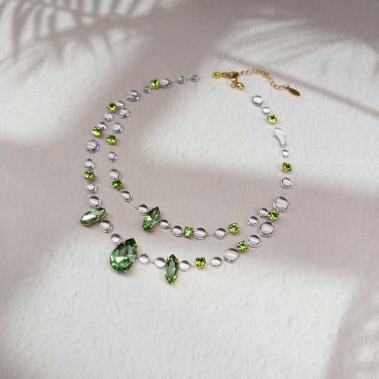 Colier Gemastone verde handmade din rășină, pandantiv cu pietre decorative tip diamant, fără pietre prețioase, colecția Gemastone