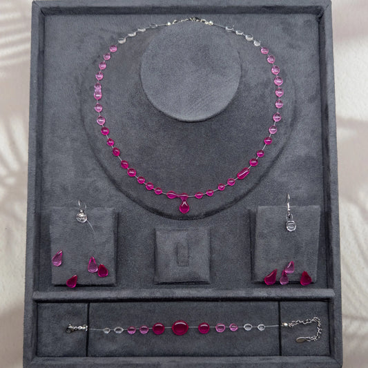 Set bijuterii handmade din rășină roz, format din colier, brățară și cercei în formă de picături de ploaie, colecția Gradient – Drop
